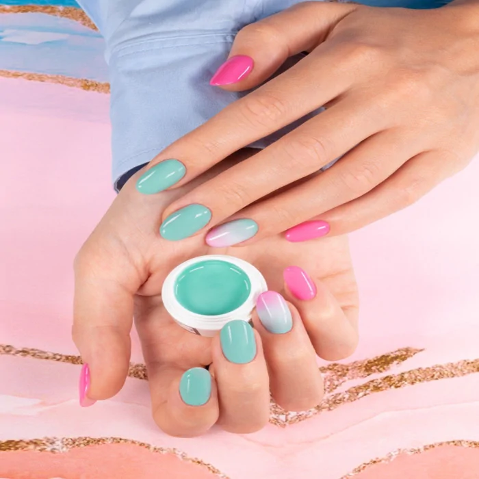 Ongles dégradés : comment faire un dégradé de couleur sur les ongles